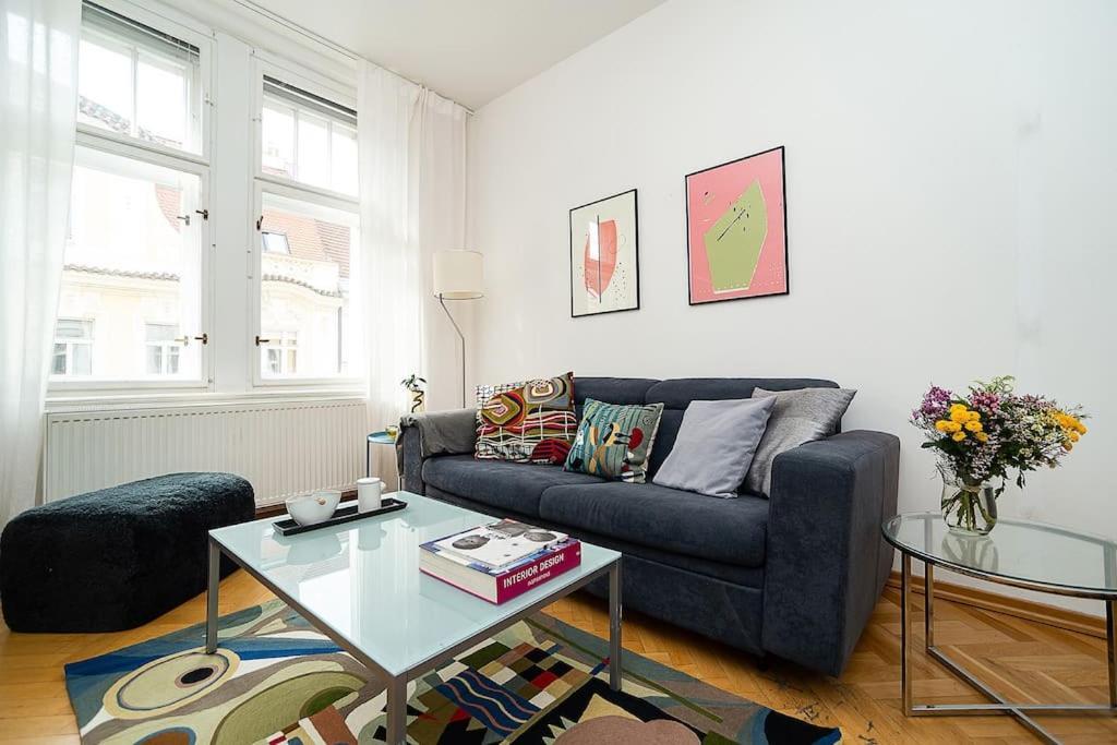 Apartment Charming With Free Garage In Building Prague
