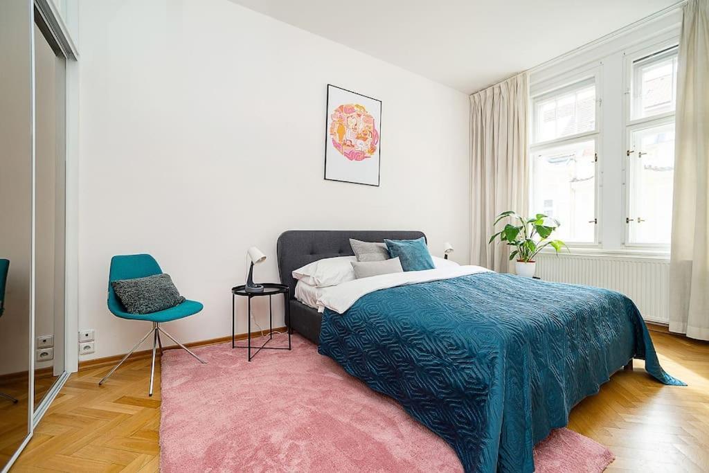 Charming With Free Garage In Building * Prague