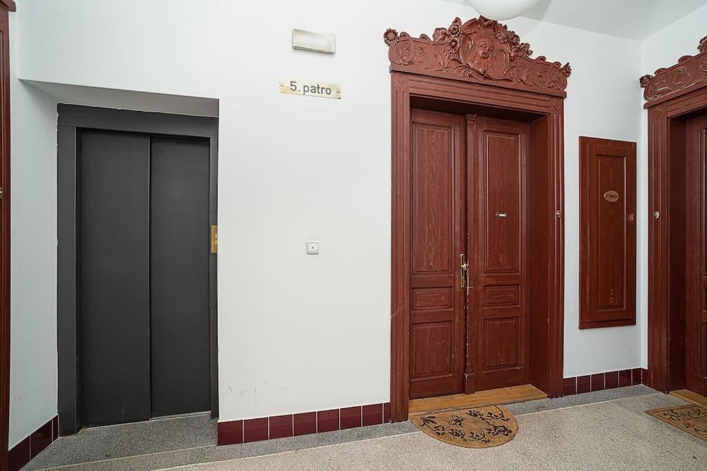Charming With Free Garage In Building * Prague